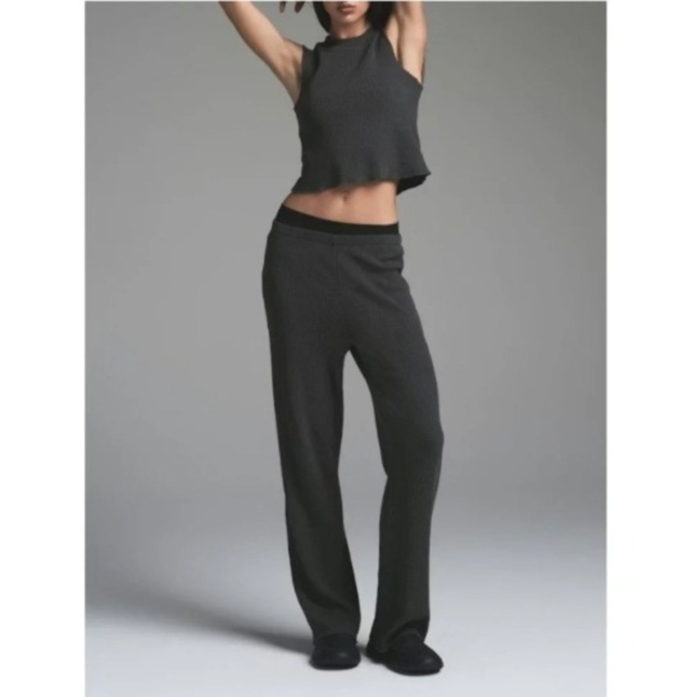 NWOT SKIMS Waffle Straight Leg Pants Ash Gray Womens Sz M Loungewear Athleisure